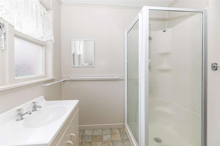 10 Albert Street Hamilton East_25