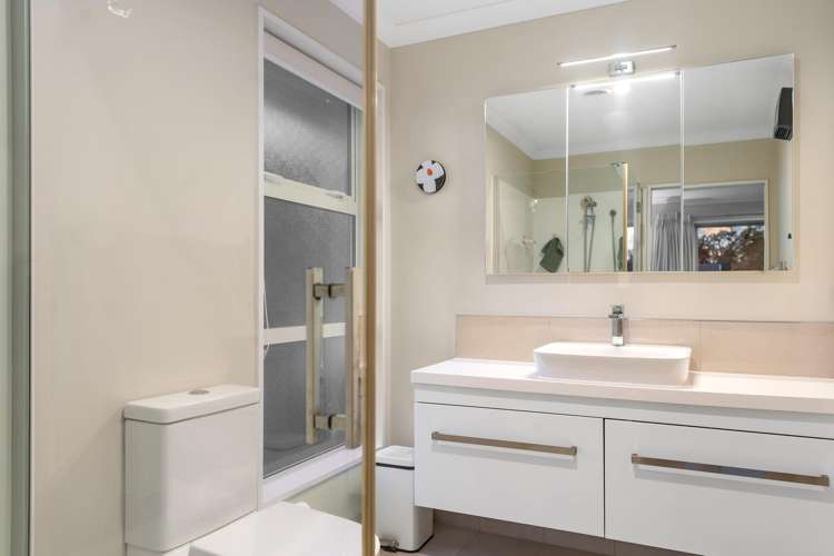 42 Travis Country Drive Burwood_8