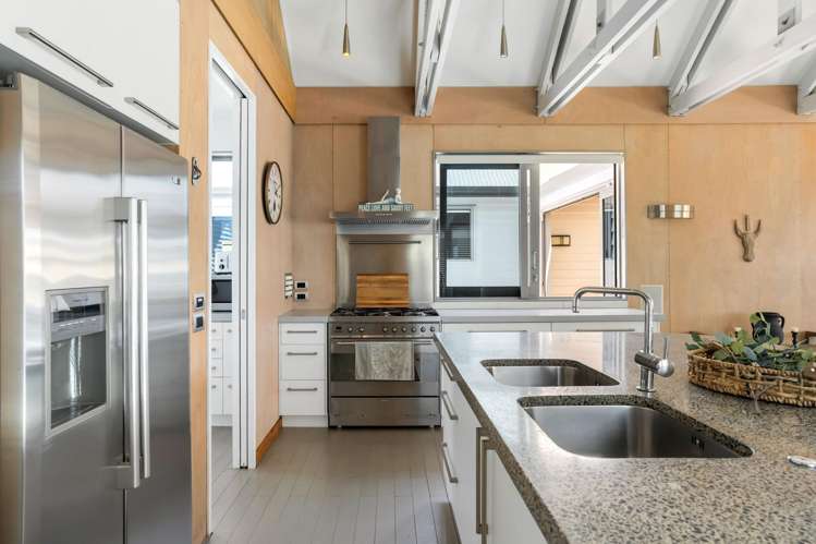 121 Motu Hei Pauanui_10