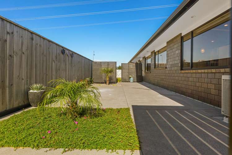 32 Honeyfield Drive Whalers Gate_30