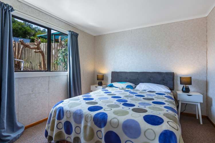 20 Leslie Road Cable Bay_31