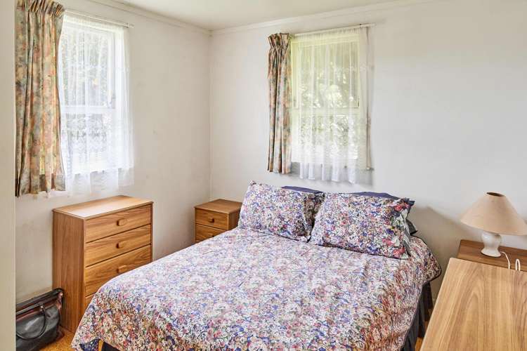 6 Marne Grove Waitangirua_9