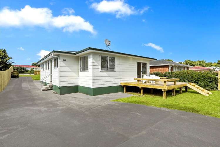 99 Riverpark Crescent Henderson_13