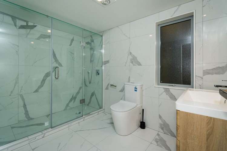 81 Lake Road Northcote_17