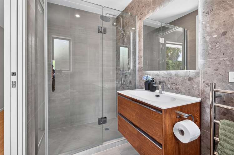 2/15 Tasman Avenue Mount Albert_13