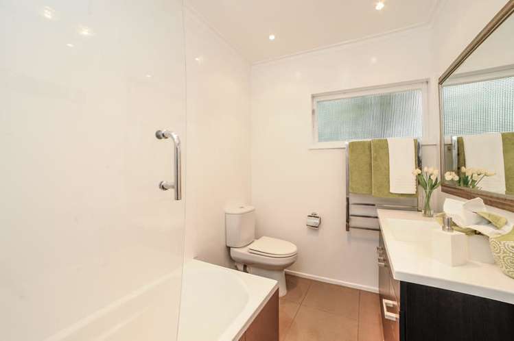 36b Clayburn Road Glen Eden_14