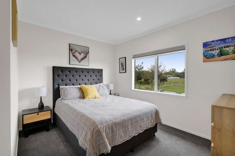 8 Manatu Lane Inglewood_10