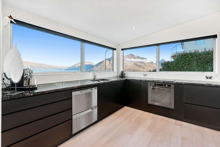 84 Hensman Road Queenstown_11