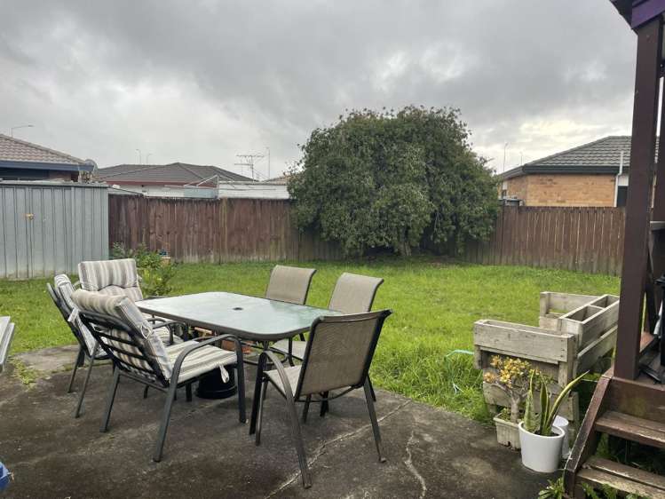 2/1 Barbados Dr Unsworth Heights_17