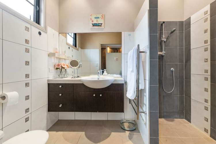 55 Hattaway Avenue Bucklands Beach_17