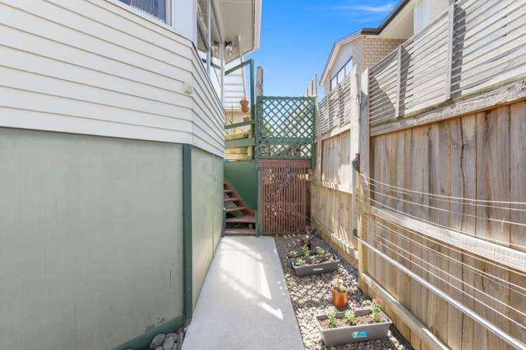 10 Borrowdace Avenue Botany Downs_34