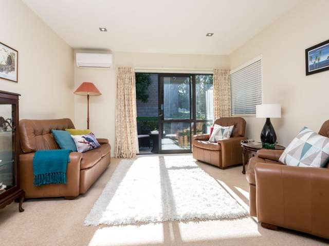 9 Royalle Mews Botany Downs_1