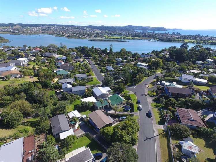 6 Pohutukawa Avenue Red Beach_17