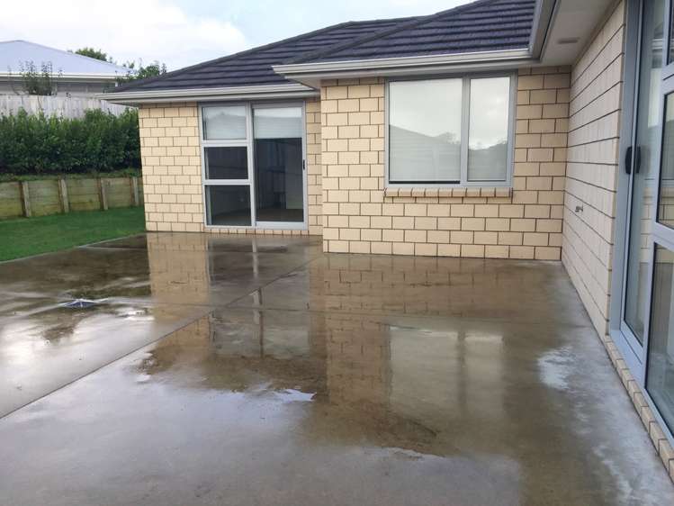 17 Cabourne Drive Glenview_11