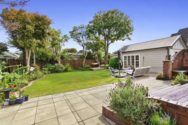 18 Whites Line West Woburn_9