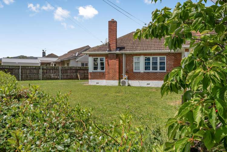 70 Hall Crescent Epuni_14