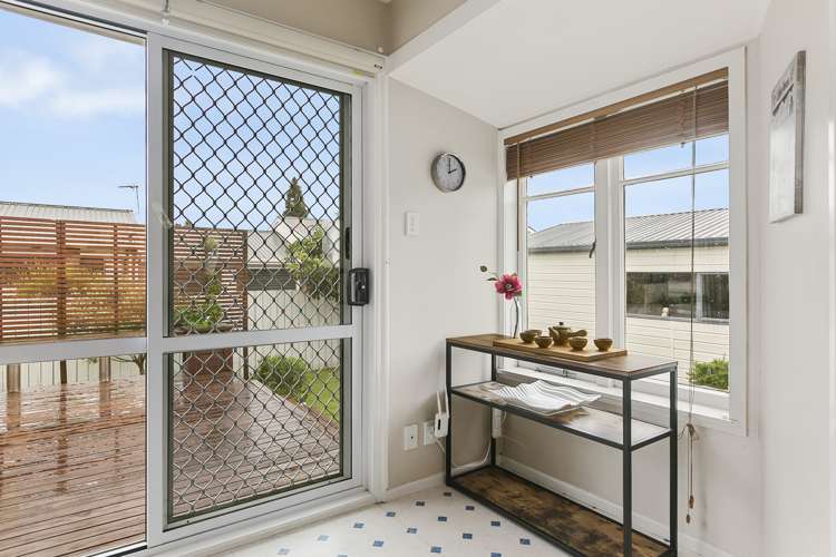 31 Beach Road Pahurehure_13