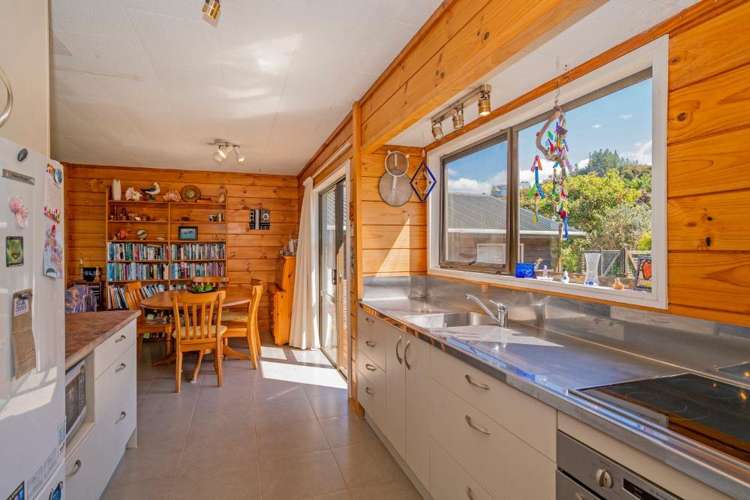 49 Main Sh25 Road Tairua_13