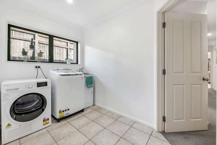 11 Norman Close The Gardens_15