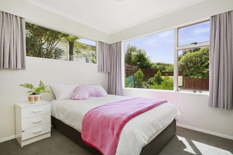 30 Turriff Crescent Tawa_14