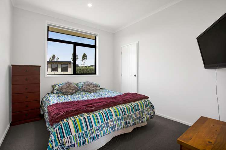 135 Sealy Road Omata_12