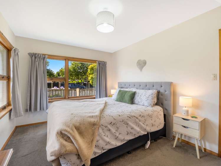 63 Moffat Drive Lincoln_14