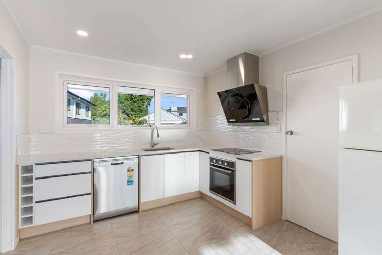 2/10 Omana Road Papatoetoe_8