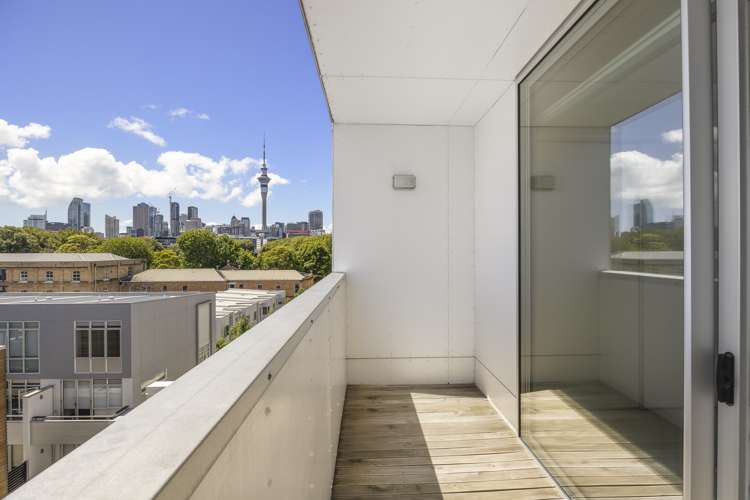 16k Fisher-Point Drive Auckland Central_10