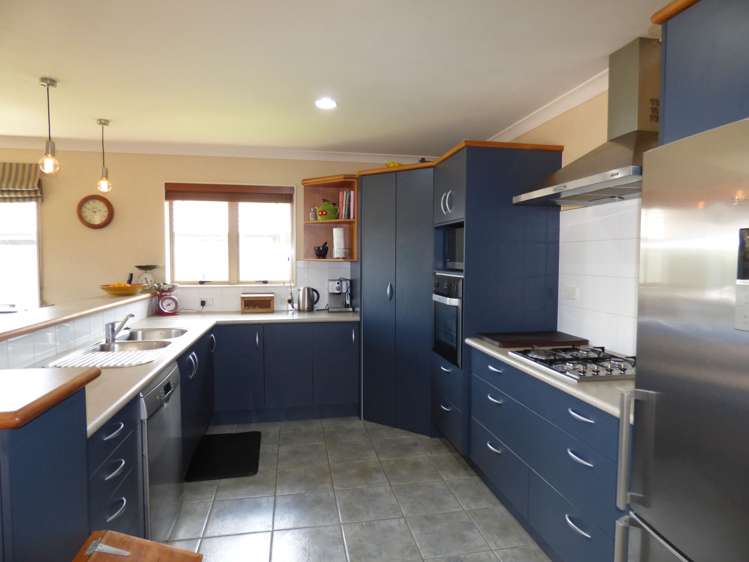 6 Sandowne Close Rototuna North_10