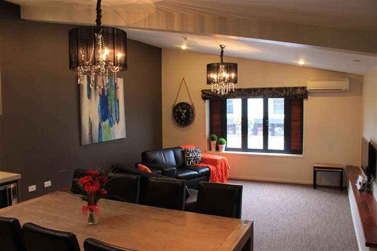 1135 Tutanekai Street 11068_1