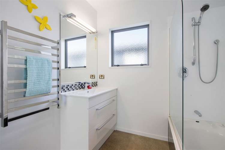 17 Surfers Avenue Waihi Beach_15