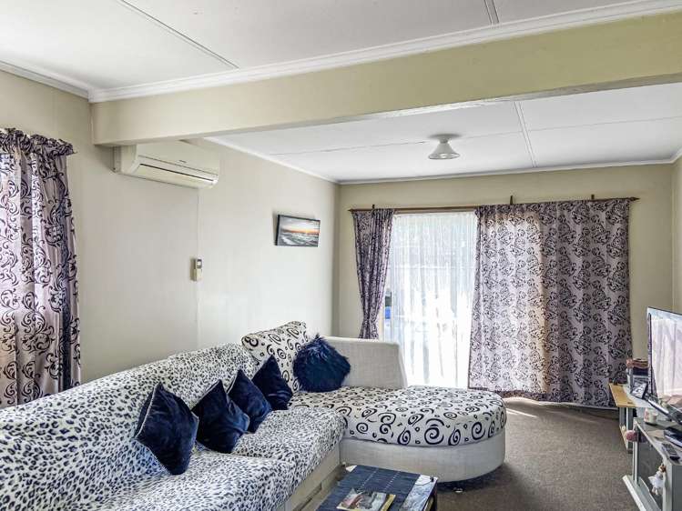 2/69A Pine Avenue 11305_3