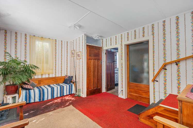 44 Marine Parade Cooks Beach_19