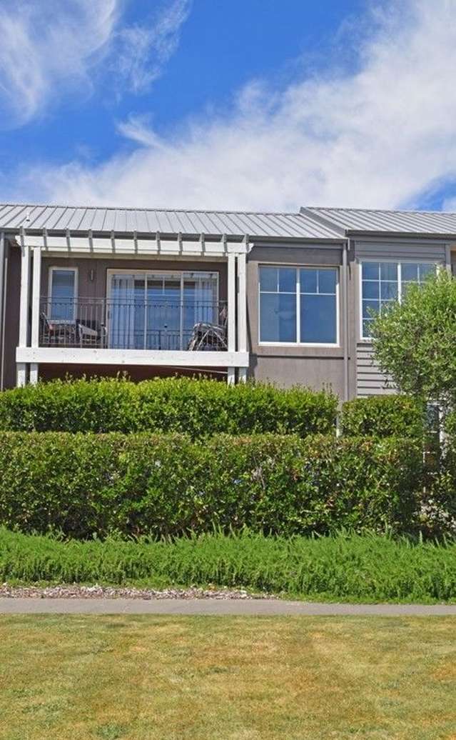 47 Chateau Crescent Rangatira Park_1