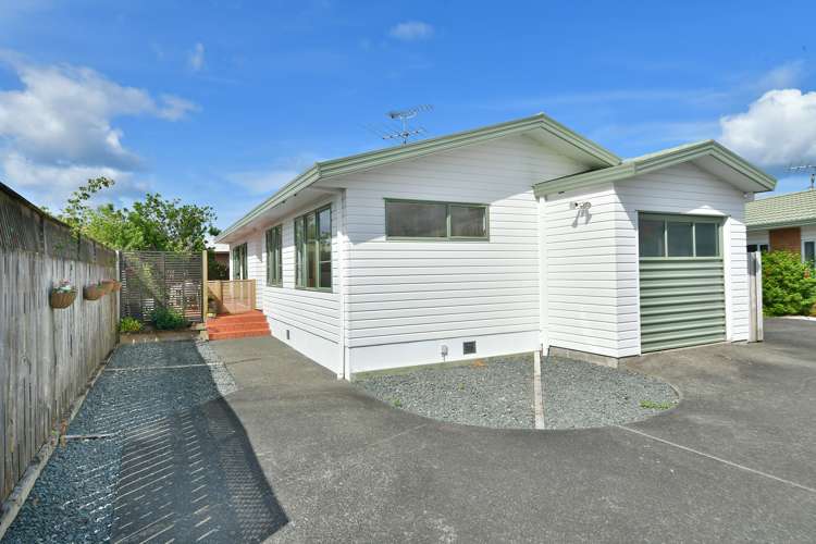 2/10 Ross Crescent Orewa_17