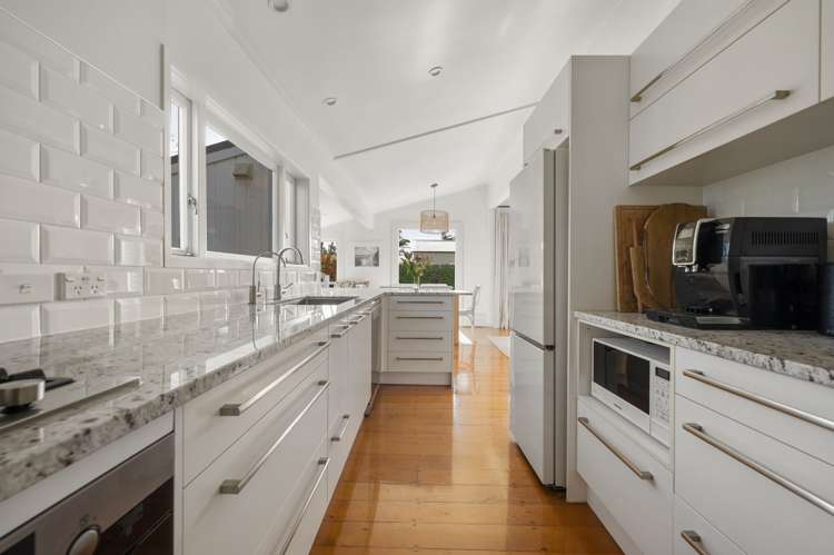 143 Vauxhall Road Narrow Neck_5