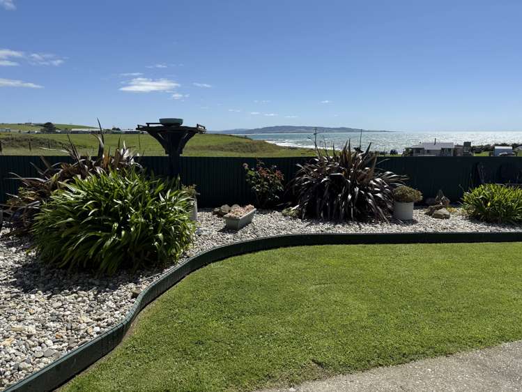 10 Rimu Street Kaka Point_30