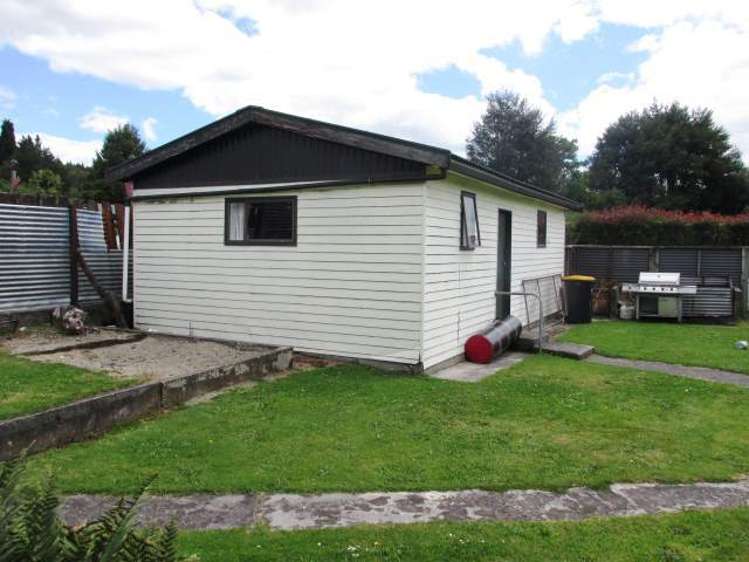 65 Shiel Street Reefton_20
