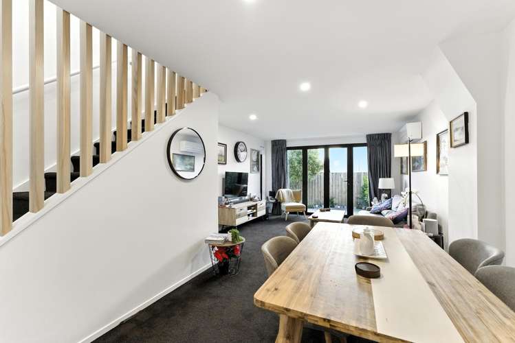 Unit 5/274 Kilmore Street_2