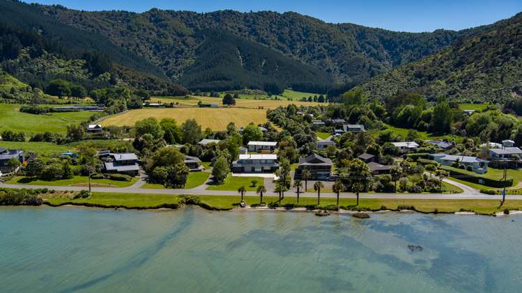 5a Lady Cobham Grove Anakiwa and Surrounds_16