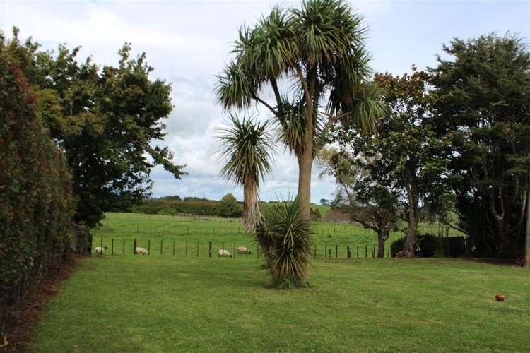 2289 South Road Okato_9