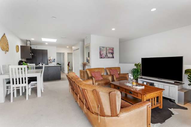 Two Bedroom Apartment for Rent - Pakuranga Heights