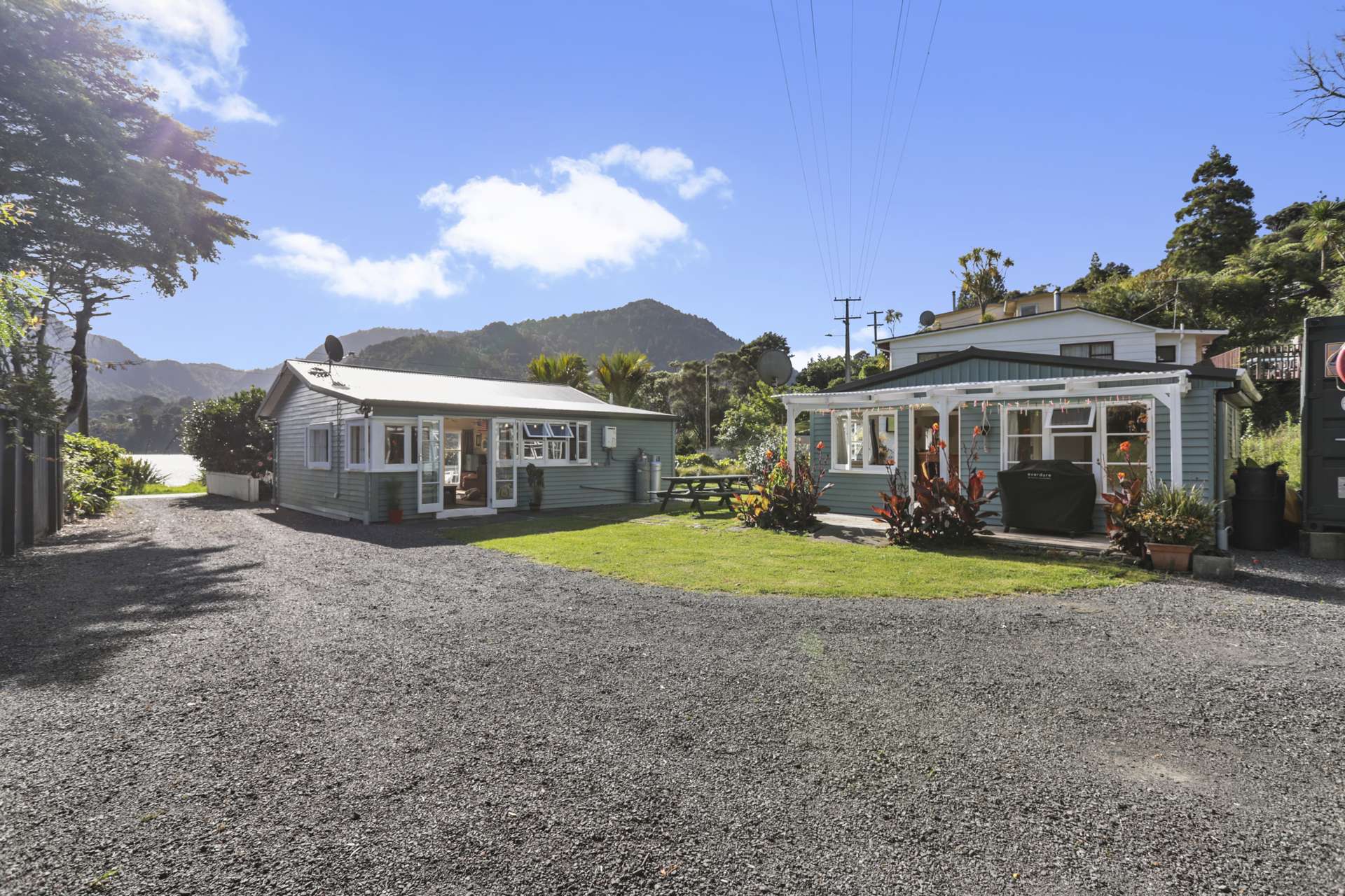 1200 Huia Road Huia_0