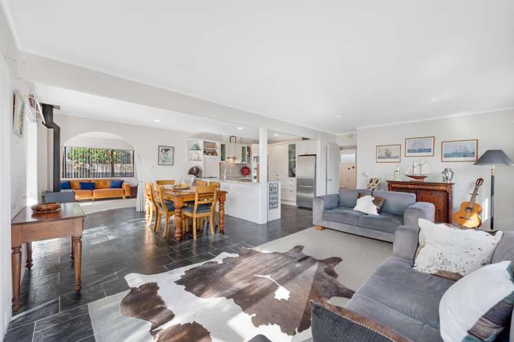 1/2 Basilton Close_2