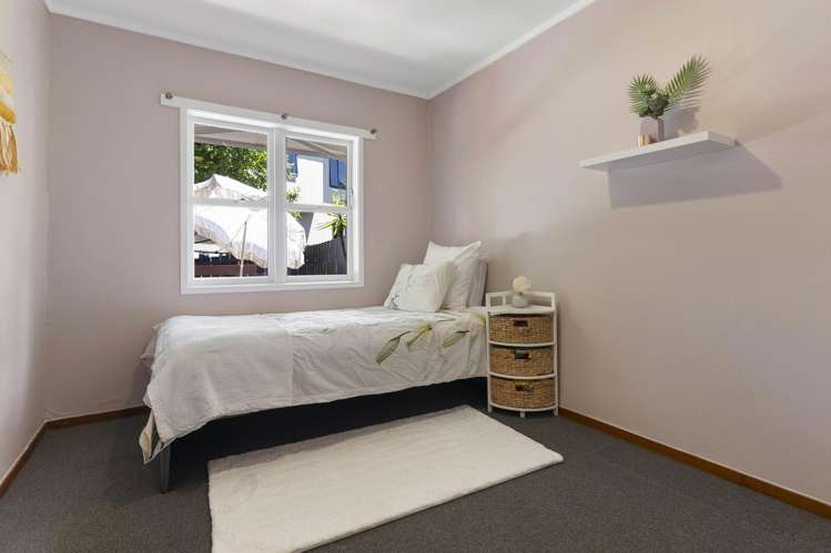 8/7 Lydia Avenue Northcote_11