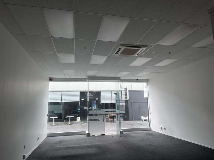 Shop 4/62-78 Hurstmere Road Takapuna_4