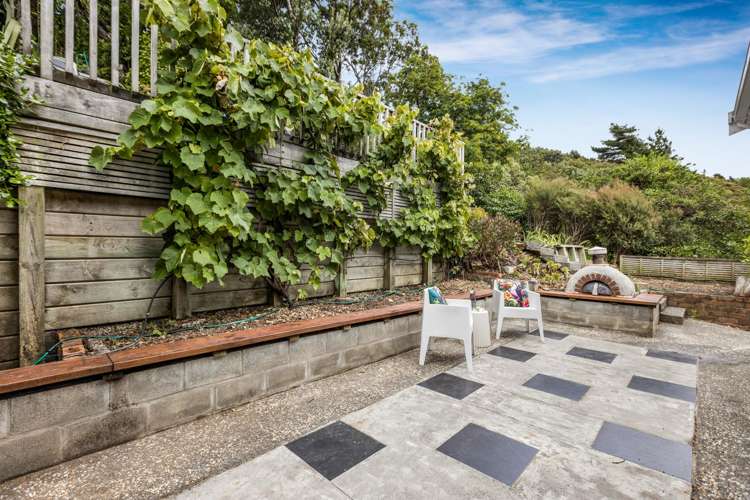 22 Liffey Crescent Island Bay_12