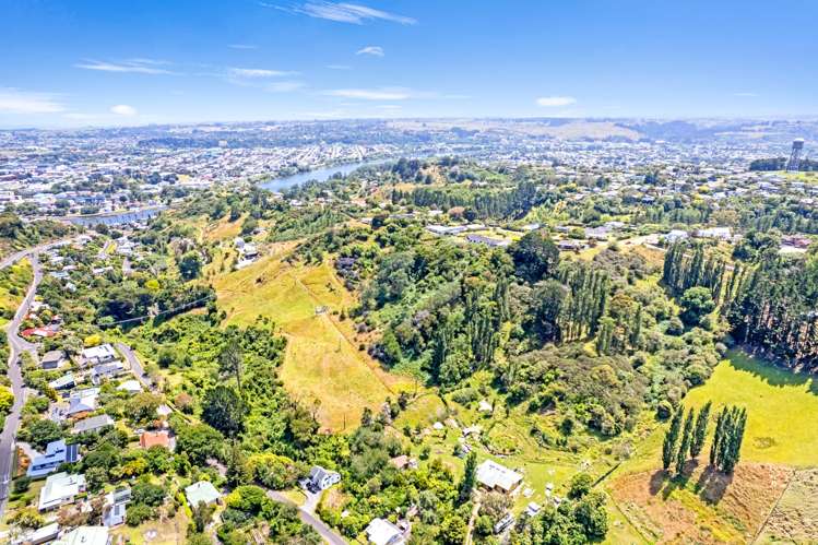 36 Shakespeare Road Bastia Hill_15