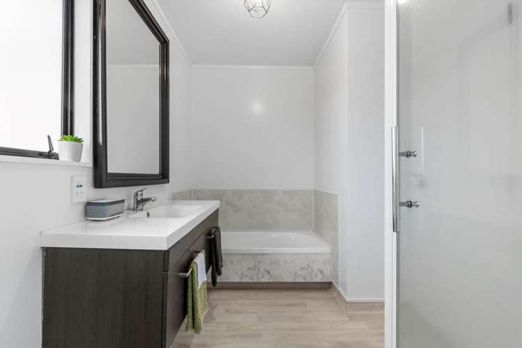 15 Ferndown Close Brookfield_11