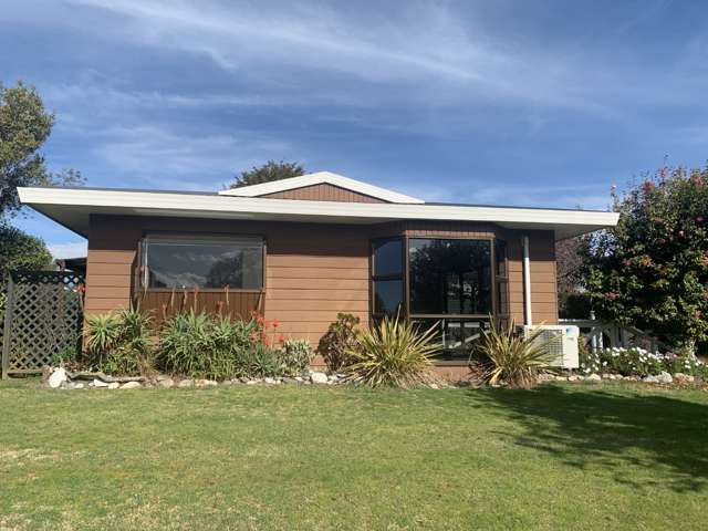 Newly decorated home on Totara Park Ave